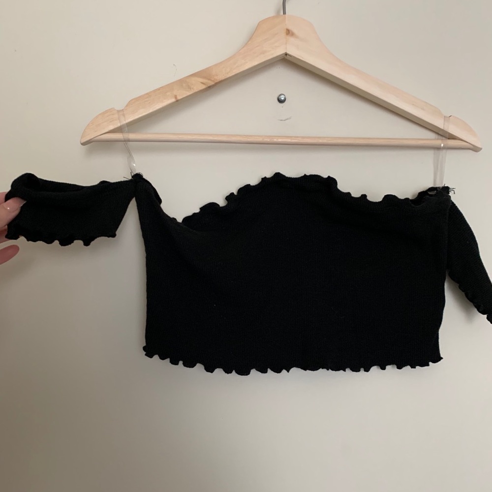 (2 Tops) Black And Gray Cropped Top W/ Sleeves